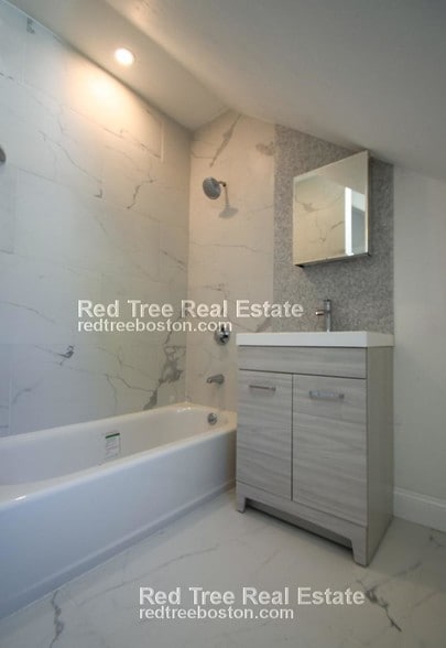 Building Photo - 32 Cedar St