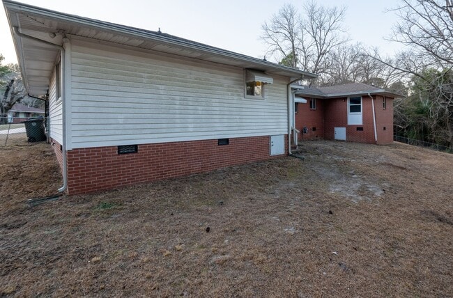 Building Photo - 3BD 2Bath