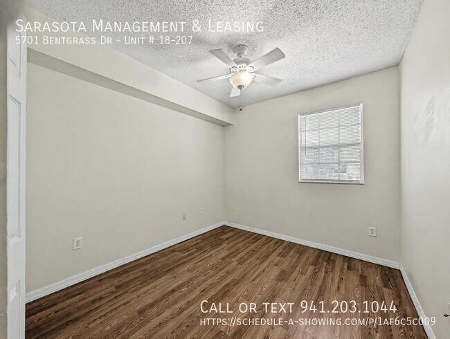 Building Photo - 5701 Bentgrass Dr