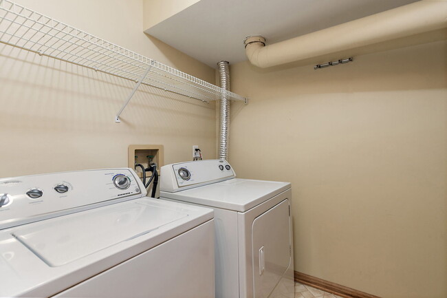 Building Photo - 764 Covington Cir