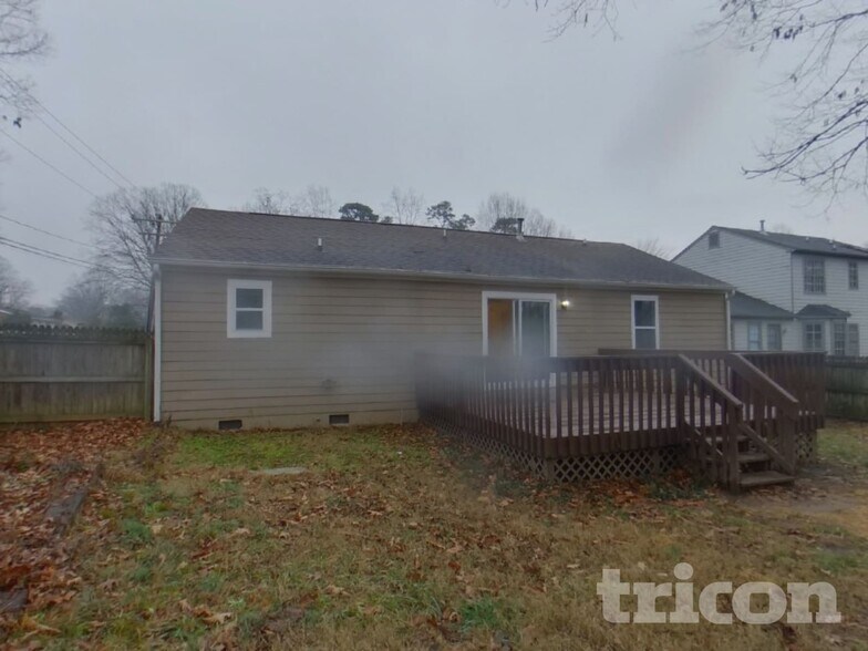 Building Photo - 6027 Running Deer Rd