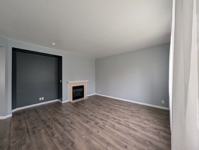 Building Photo - 4bd/2.5ba Snohomish Home