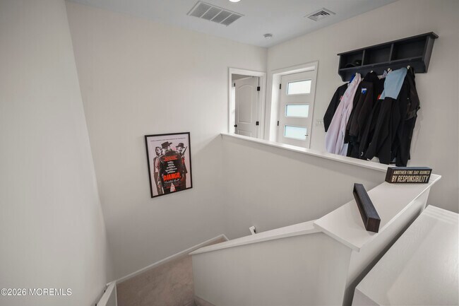 Building Photo - 5 Cortland Rd