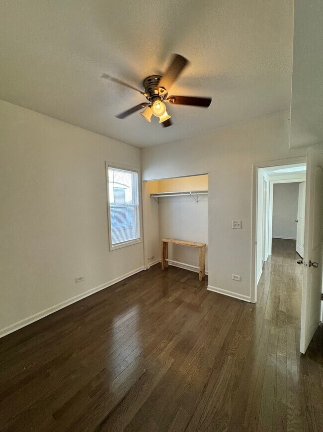 Building Photo - 1748 N Austin Ave