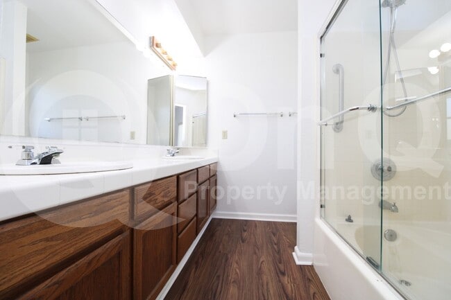 Building Photo - 4026 W Avenida Del Sol
