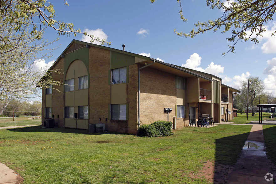 Primary Photo - Cedar Creek Apartments