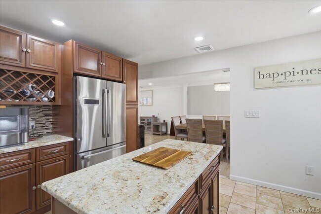 Building Photo - 263 Oyster Bay Road