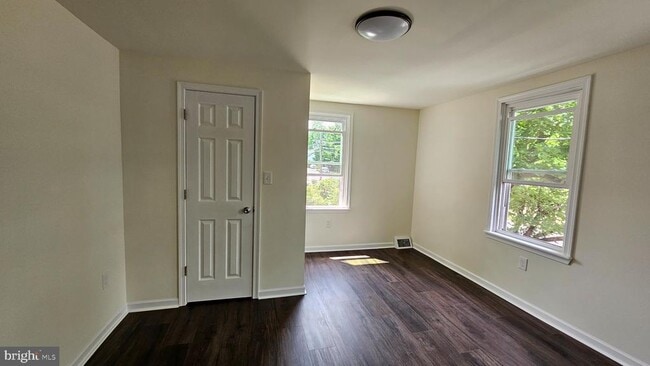Building Photo - 340 E Baumstown Rd