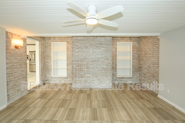 Building Photo - 57 Taylor Dr