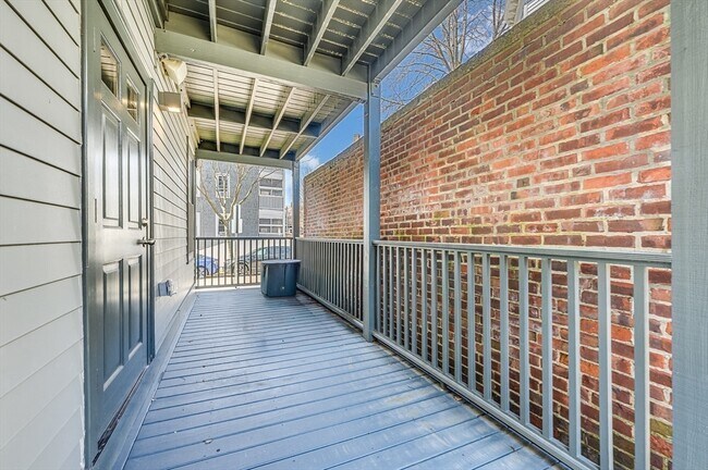 Building Photo - 1650 Columbia Rd