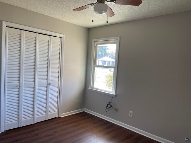 Building Photo - 110 Lockwood Dr
