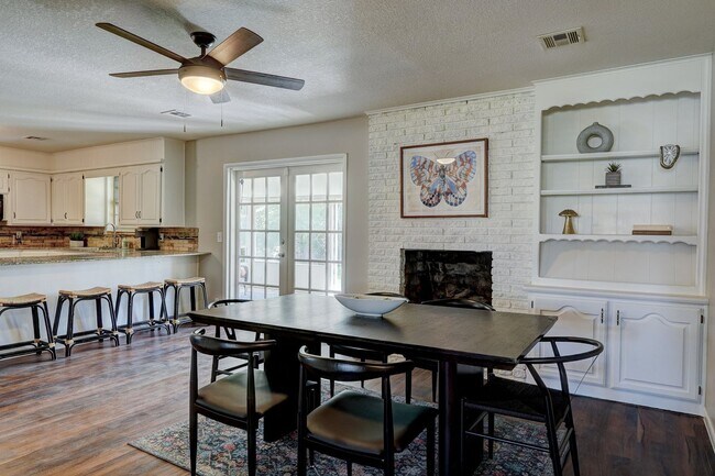 Building Photo - Turnkey Gem: Fully Furnished 5-Bedroom Home with Spacious Layout and Corner Lot!