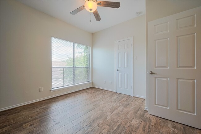 Building Photo - 10176 Oakberry St