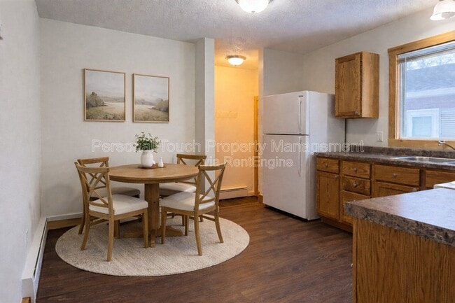 Building Photo - 625 2nd Ave W