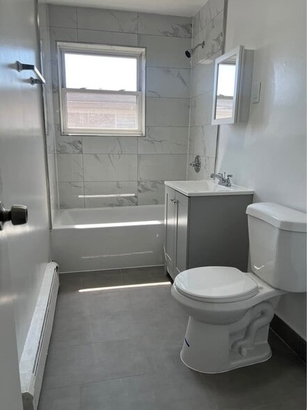 Building Photo - 57-61A E Park St