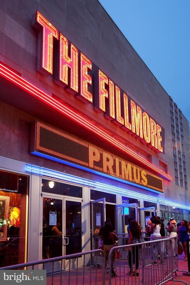 Building Photo - Modern 1BR Condo Steps to Metro, Parks & New Rec Center!