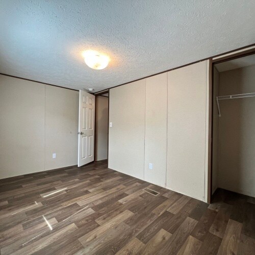 Building Photo - 138 Braleigh Ln