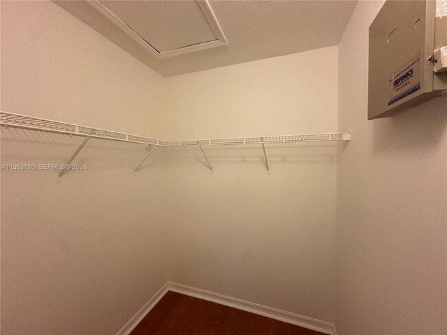 Building Photo - 1261 SE 27th St