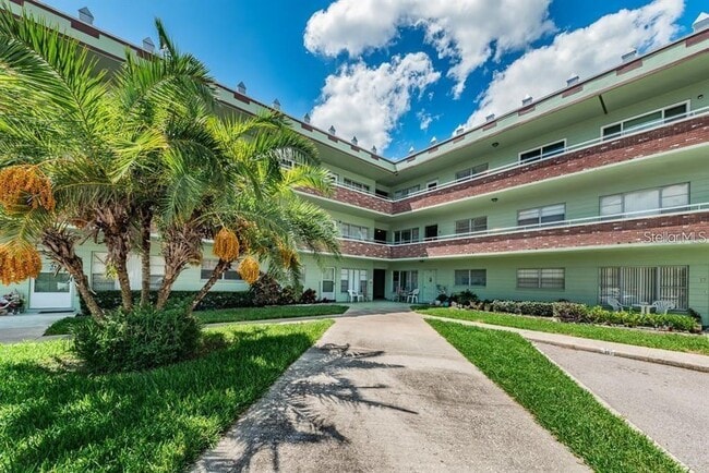 Building Photo - 2359 Finlandia Ln
