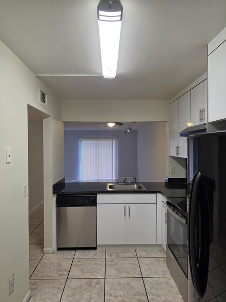 Counter top - 20805 NE 8th Ct