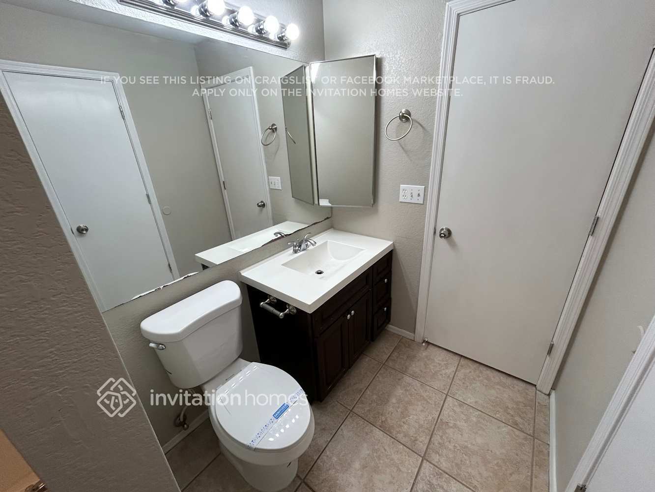 Building Photo - 7037 N 28th Dr