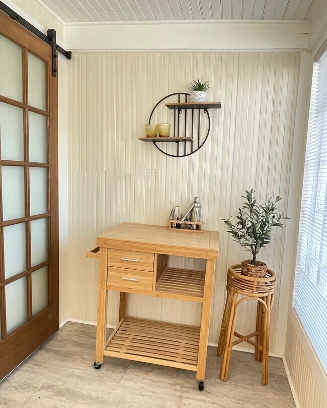 Building Photo - 348 Collyer St