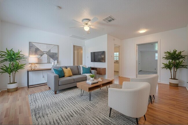 Building Photo - 5513 Fairdale Ln