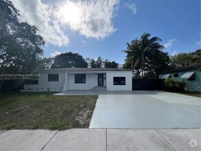 Building Photo - 12940 NW Miami Ct