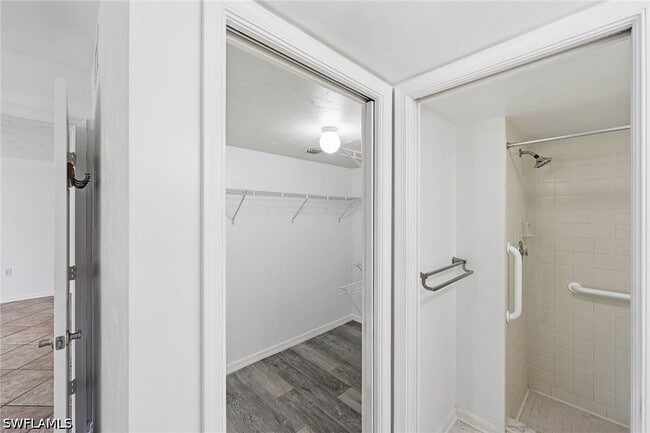 Building Photo - 1231 Commonwealth Cir