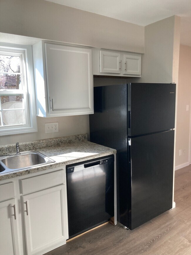 Building Photo - 707 Plankway Dr