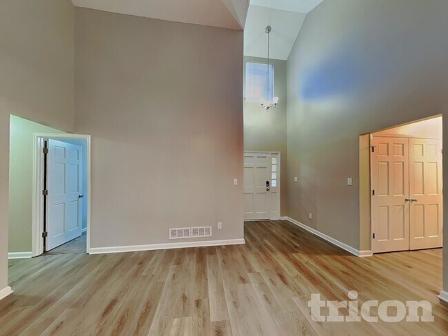 Building Photo - 1897 Falls Cove