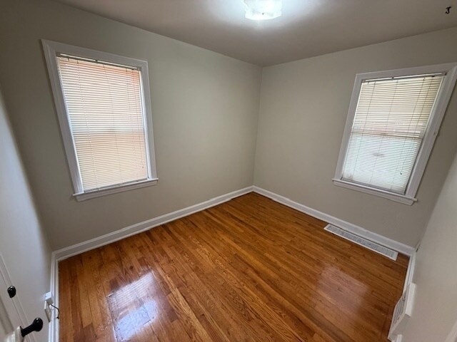 Building Photo - 5533 Beechwood Ave