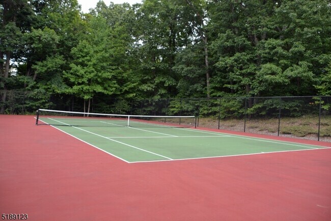 Building Photo - 2 Richmond Rd