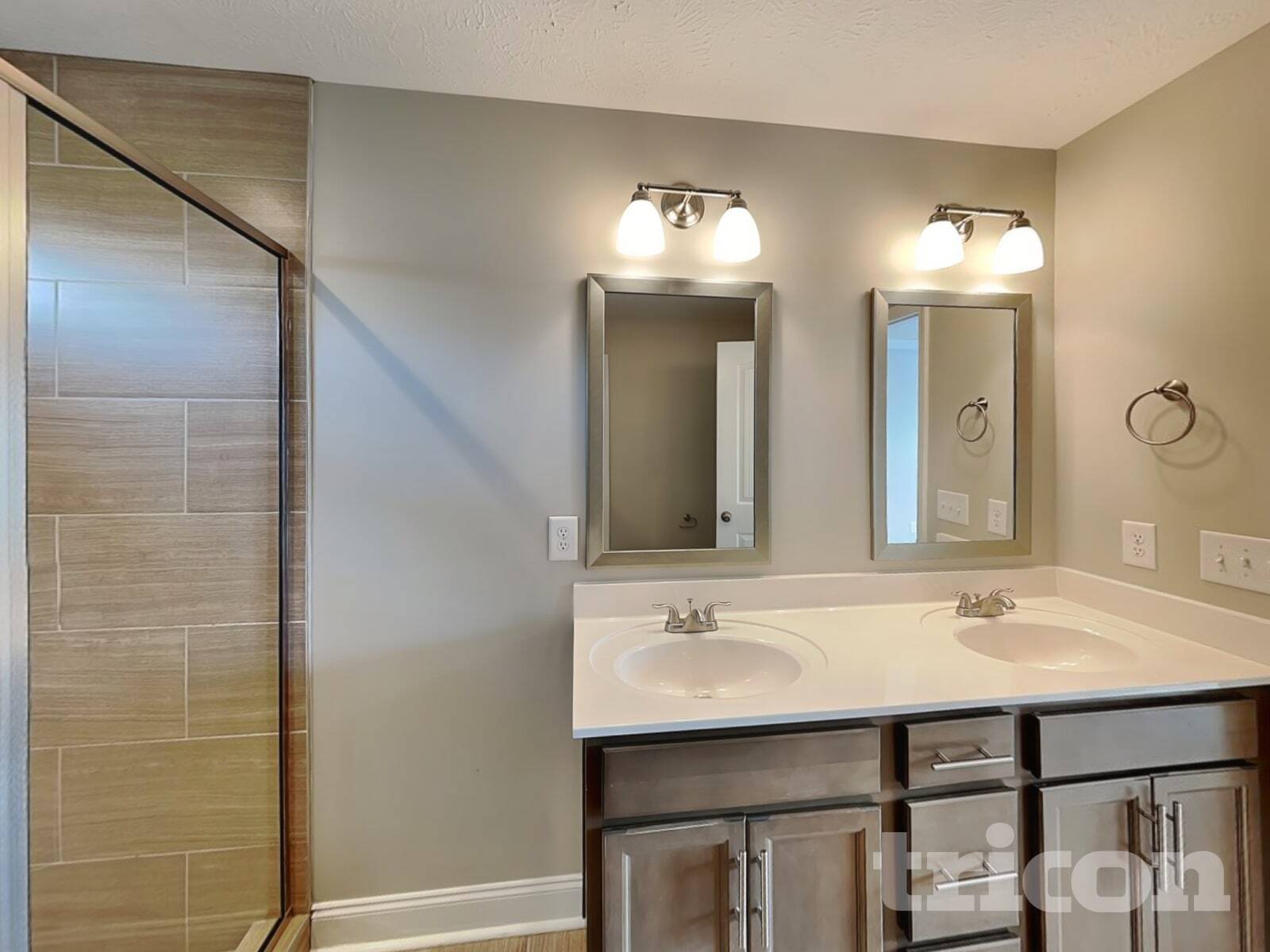 Building Photo - 204 Bonnell Dr