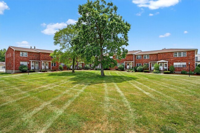 Primary Photo - 276 Temple Hill Rd