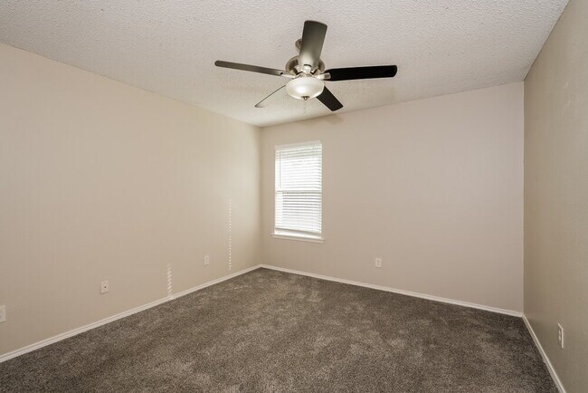 Building Photo - 317 Helmsford Trail
