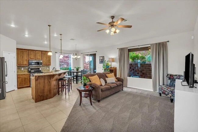Building Photo - Single Level 3 Bedroom Home with Red Rock ...
