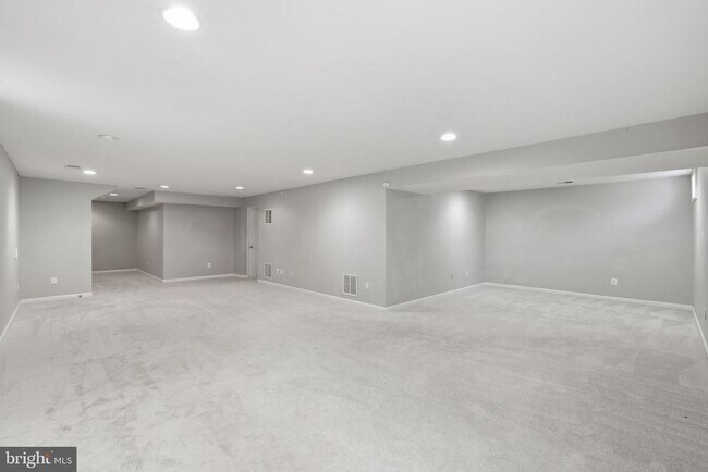 Building Photo - 6008 Preswell Ct