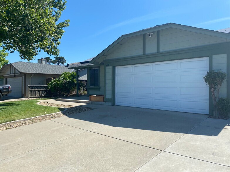Building Photo - 1460 Gamay Cir