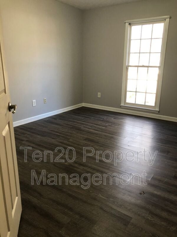 Building Photo - 6028 N Pointe Dr