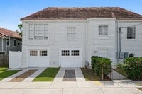 Building Photo - 3001 Nashville Ave