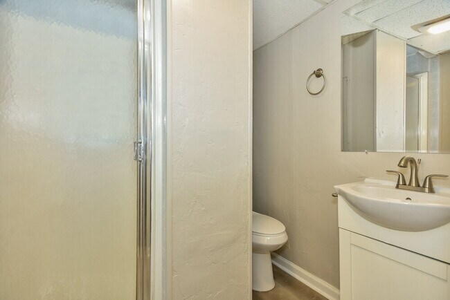 Building Photo - 183 Township Dr