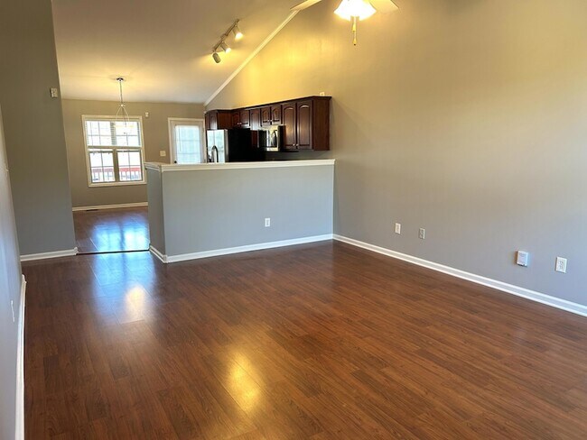 Building Photo - 213 New River Ct