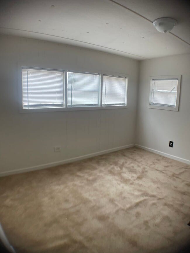 Building Photo - 2 bedroom 2 bath mh for rent!