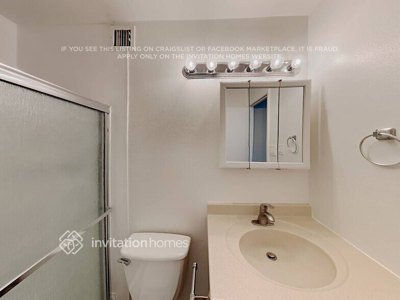 Building Photo - 13830 N 47th Ave