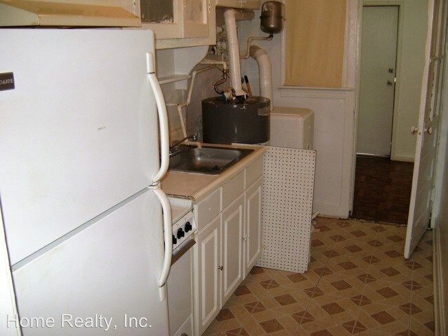 Building Photo - 1733 Minnesota Ave SE