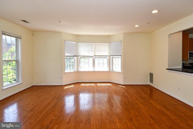 Building Photo - 8784 Lincoln St