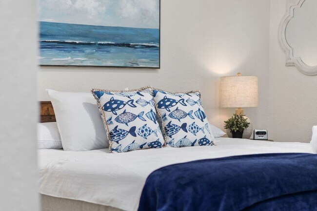 Building Photo - All Inclusive Seasonal Rental Available Oc...