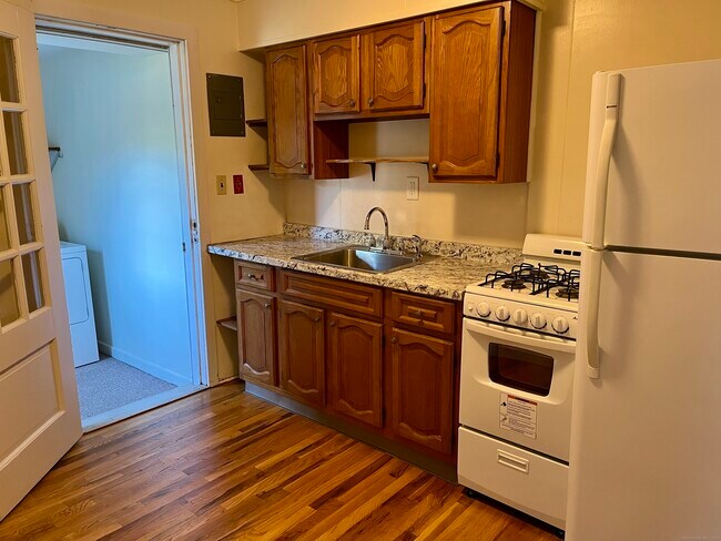Building Photo - 55 Greenlawn Dr