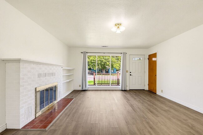 Building Photo - 1007 Murray Ave